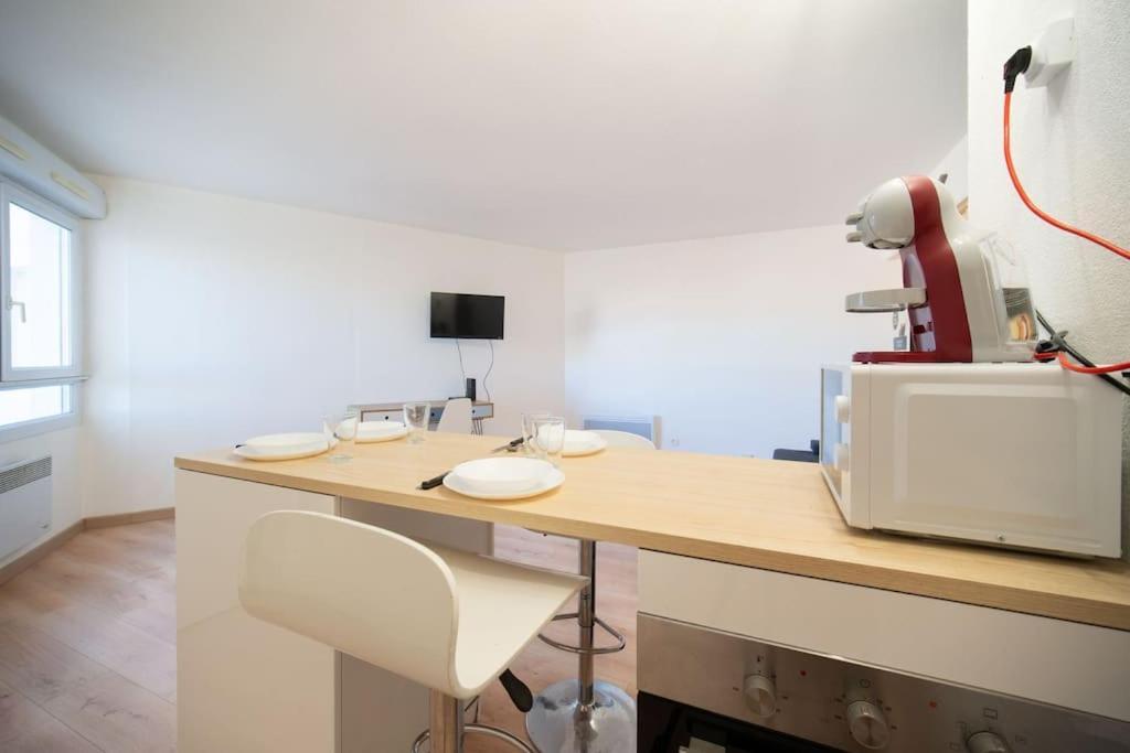 Fully Equipped Apartment 2 To 4 People St Charles Marselha Exterior foto
